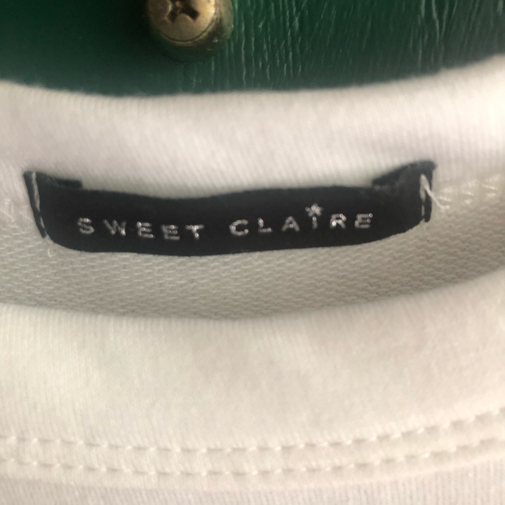 White top - Picture 2 of 4